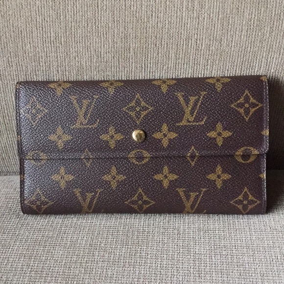 Louis Vuitton Handbags - Louis Vuitton wallet